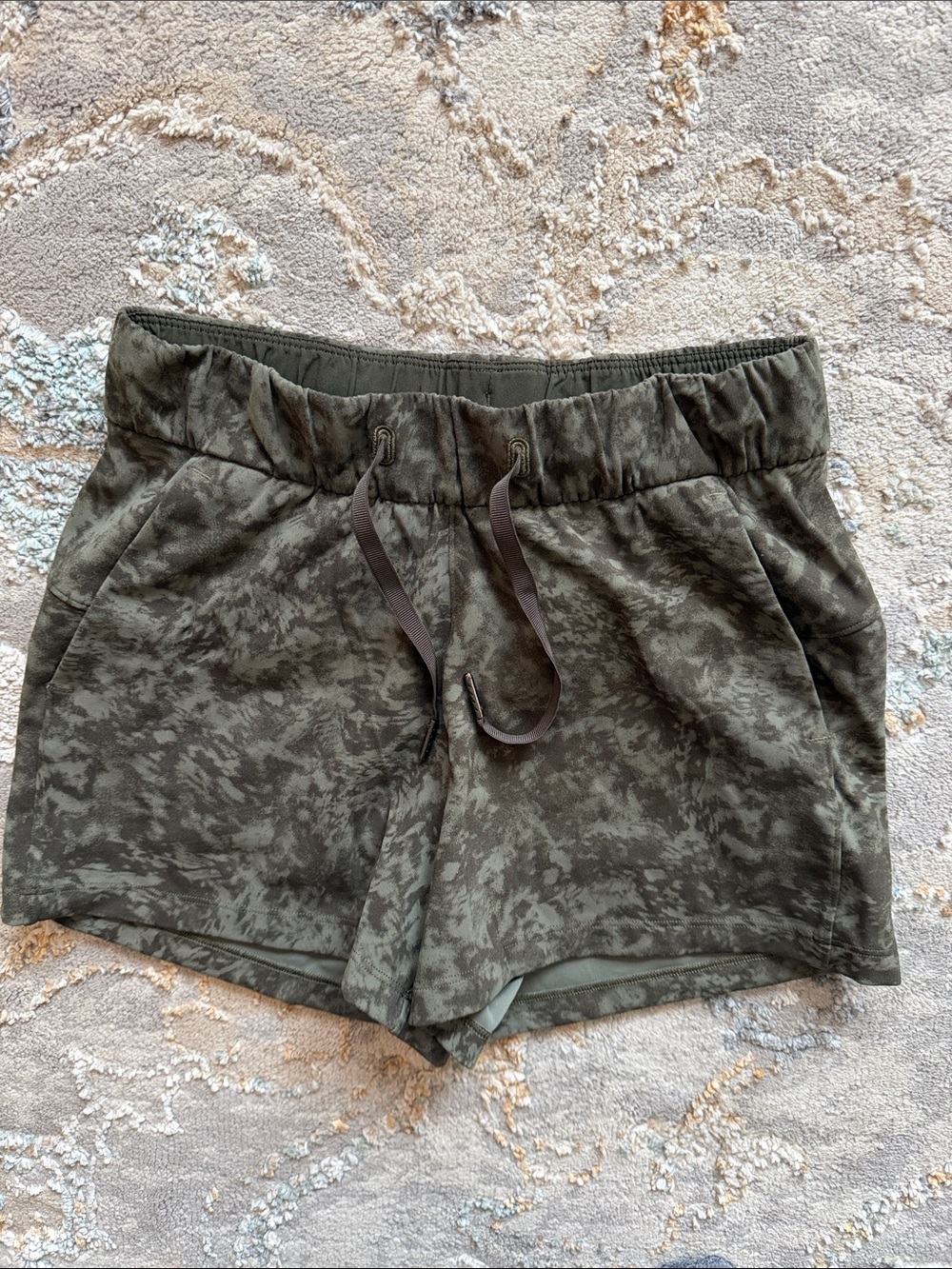 Lululemon on the fly short